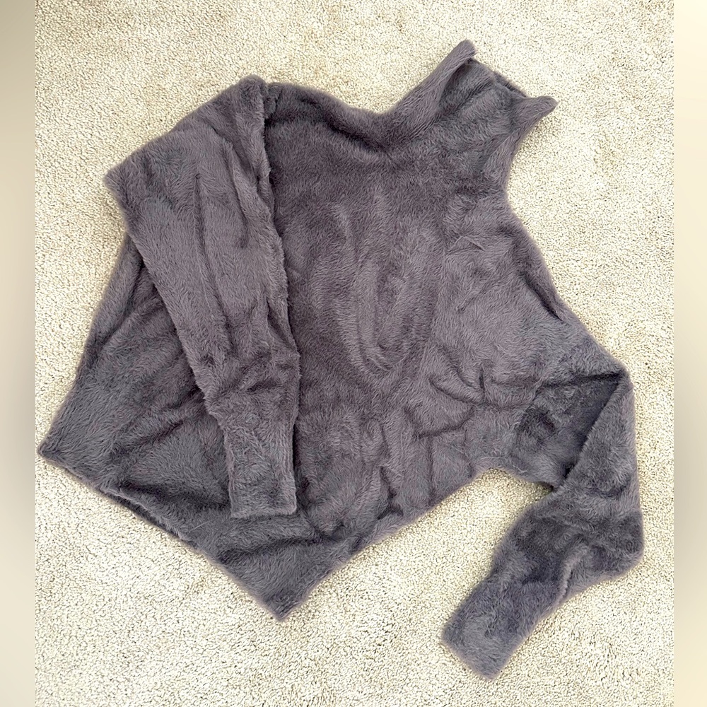 Ann Taylor, soft lavender sweater. Size small.